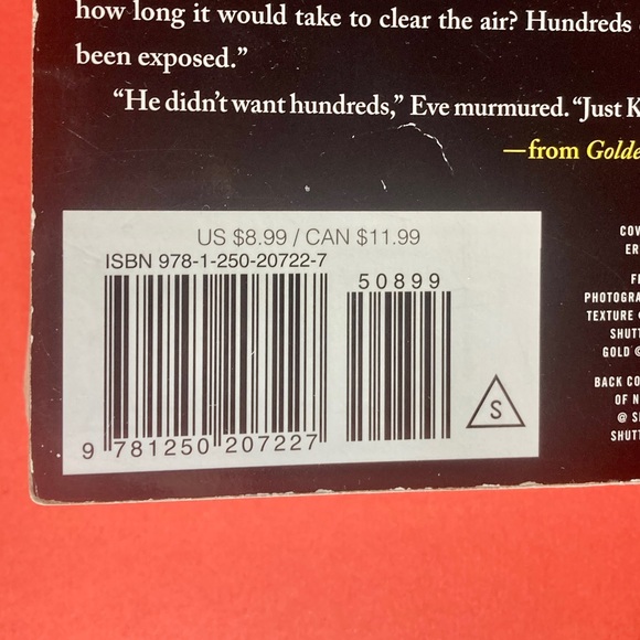 Golden In Death From Her In Death Series by J.D. Robb Softcover 421 Pages - Picture 9 of 16